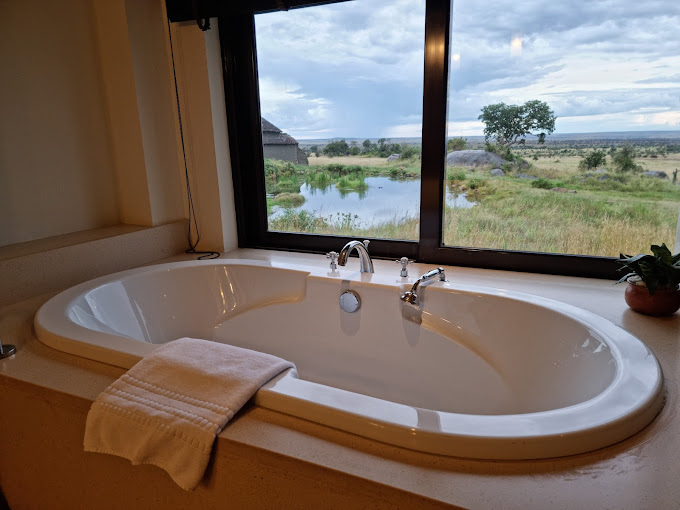 Four Seasons Safari Lodge